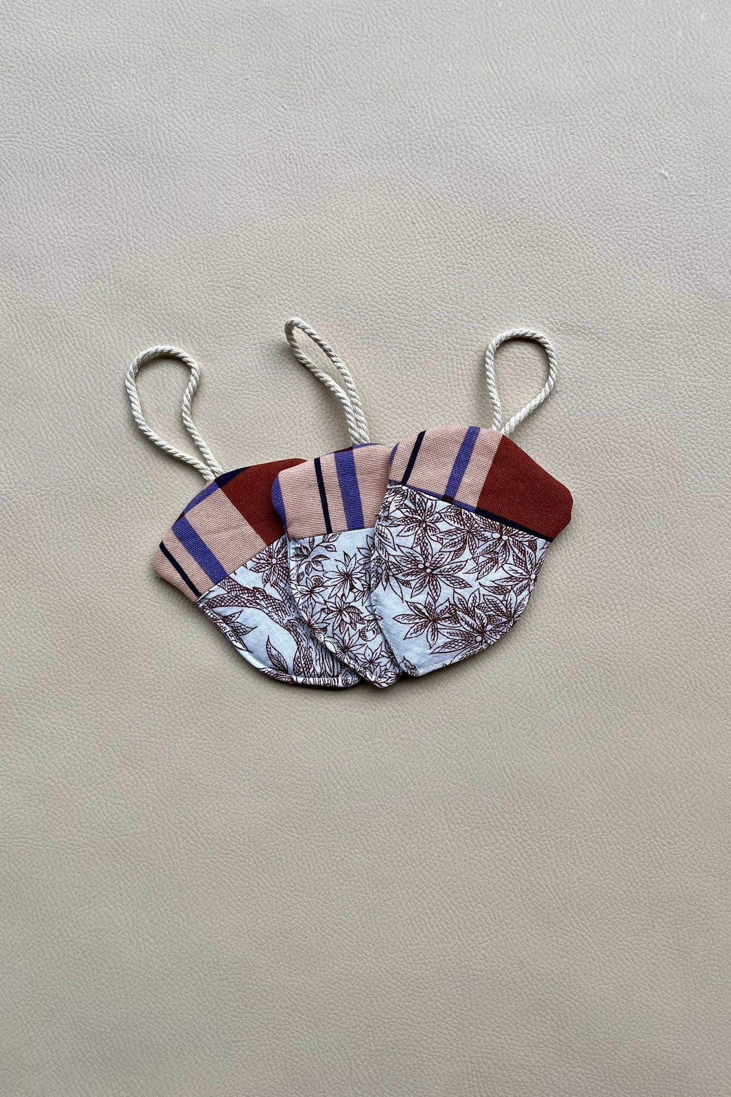 Dessous de Tasse "Cueillette Dans Les Bois"